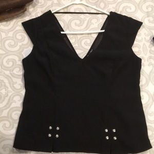 Woman’s black Guess top